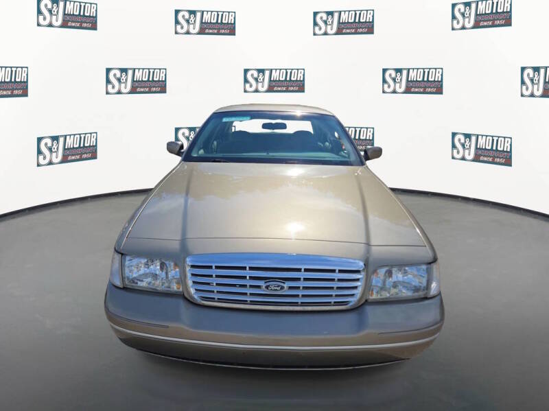 ford crown victoria 2002 2FAFP73W62X149893 image ford crown victoria 2002 2FAFP73W62X149893 image